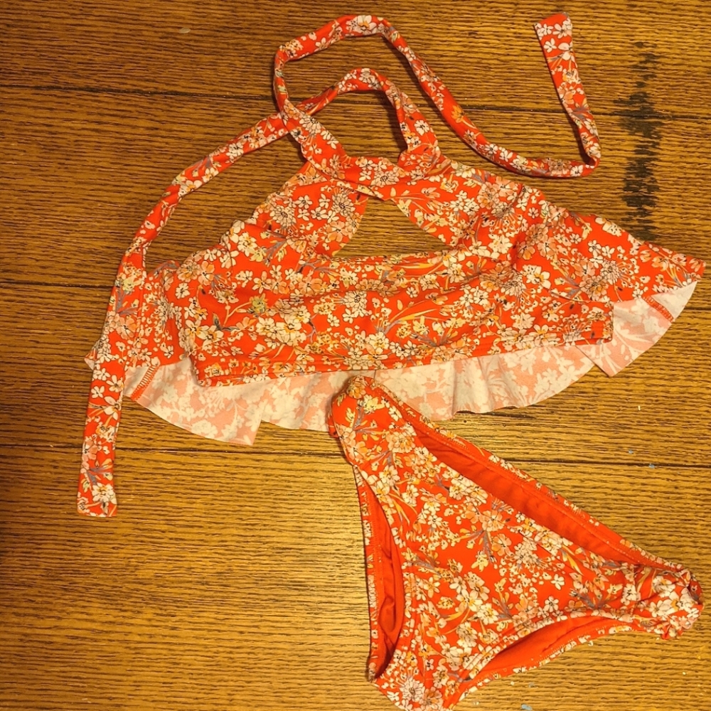 O'Neil used sz8 2 piece swimsuit